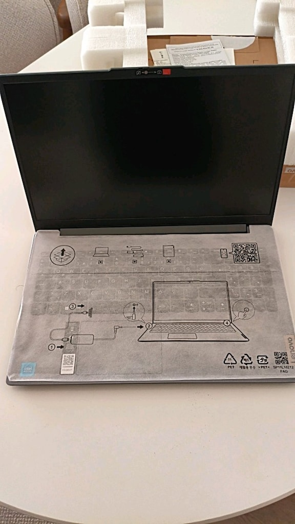 lenovo IdeaPad Slim 3 15IAN8 82XB009HTX N100 4 GB 128 GB SSD UHD Graph - 4