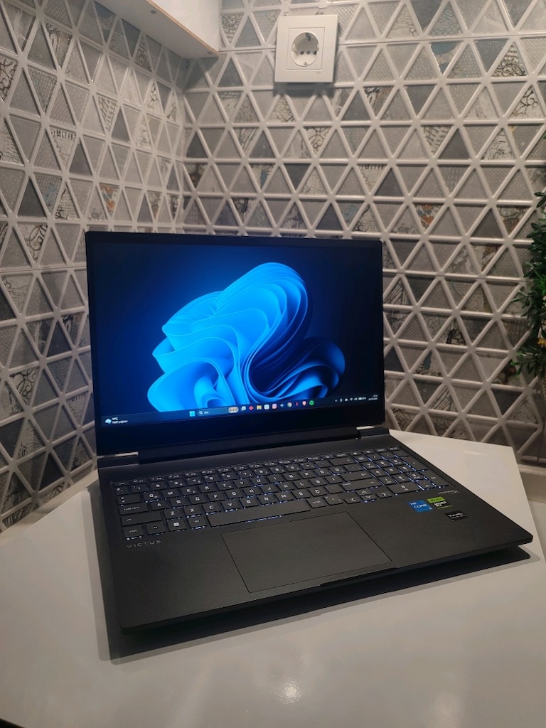 HP Victus 16