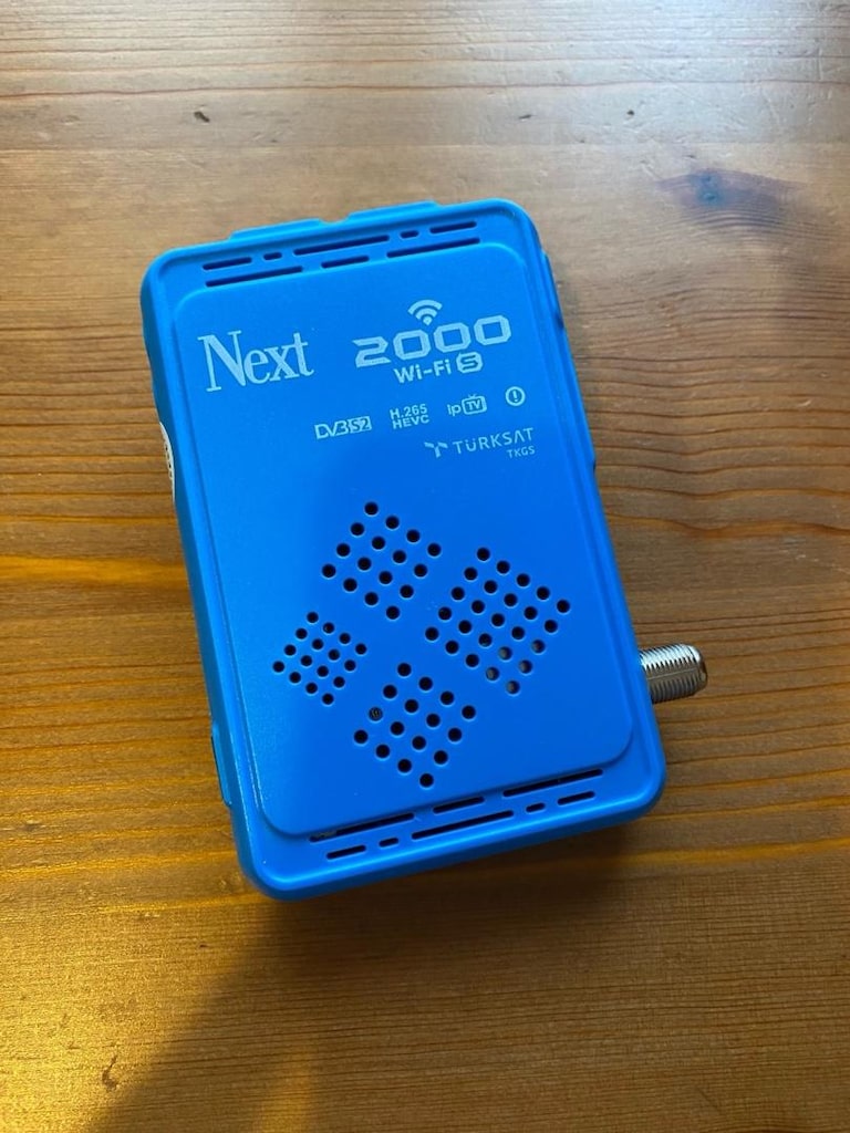 Next 2000 Wi-Fi S Full HD Uydu Alıcısı + Kumanda ve Aksesuarlar - 2