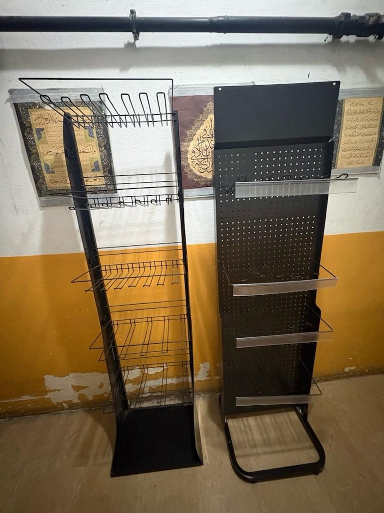 2 Adet Metal Askılık Standı Sağlam Temiz Acil Satılık - 6