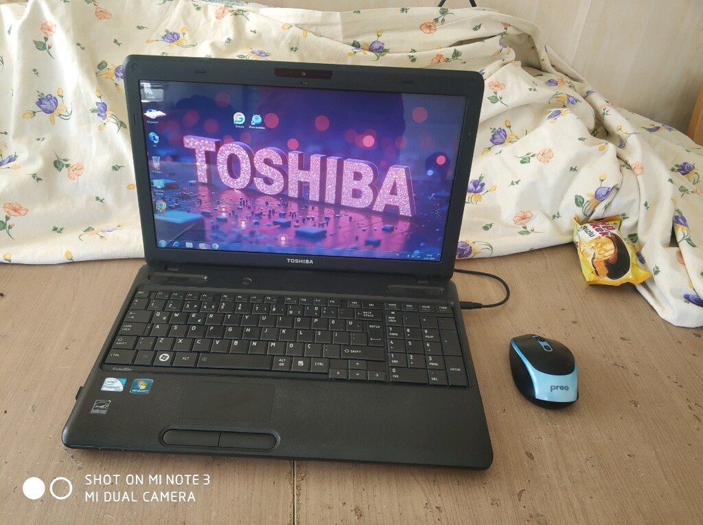toşhiba i3 ayarında 6 GB rem var kozmetik sıfır ayarında temiz laptop - 4