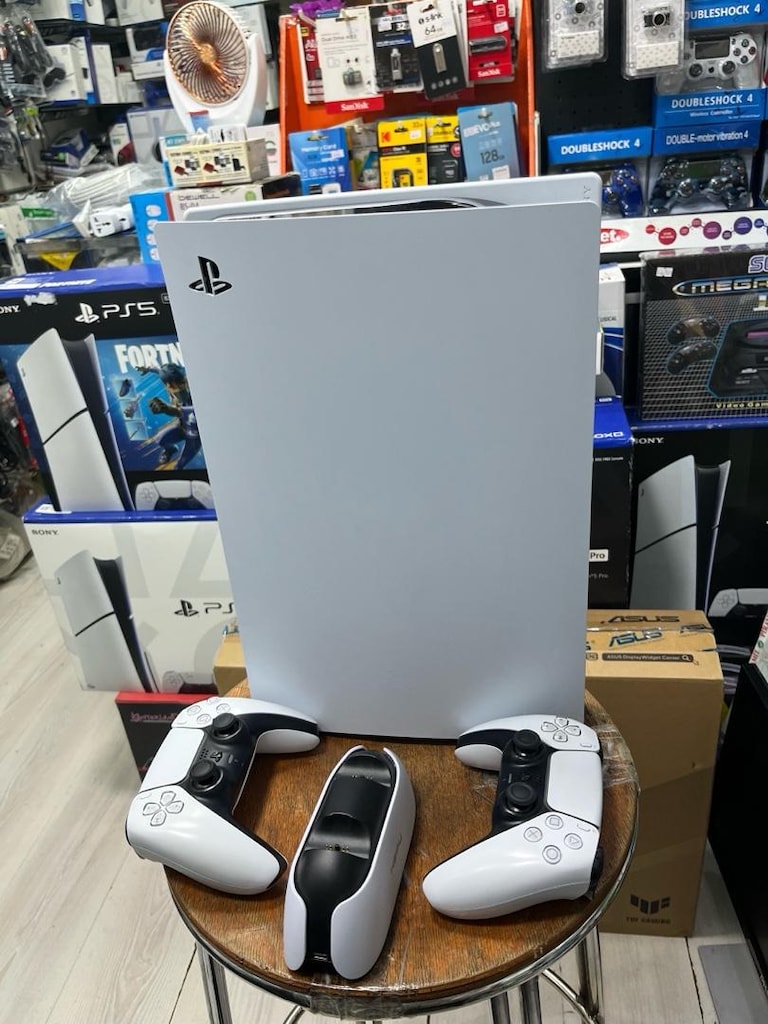 PlayStation 5 DIGITAL FAT KASA 2 kollu ve şarj standı ile tertemiz tam - 4