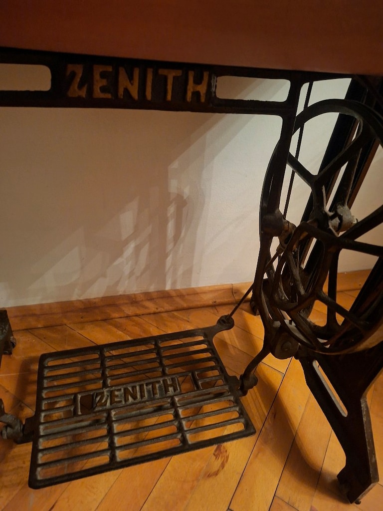 Zenith Masalı Dikiş Makinesi - 4