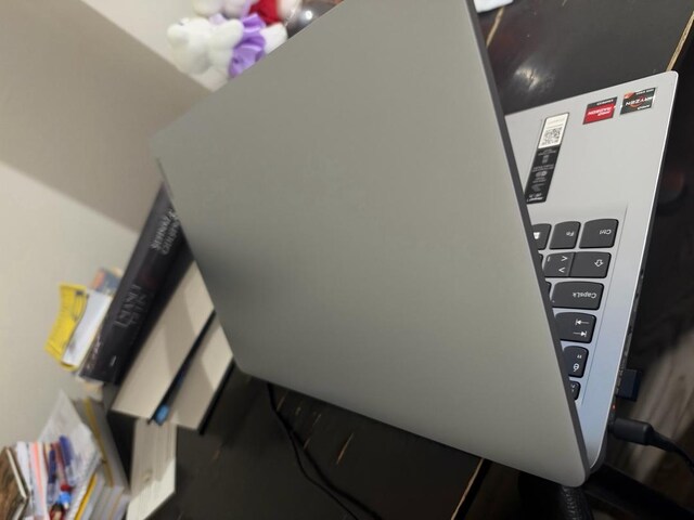 Lenova IdeaPad 1