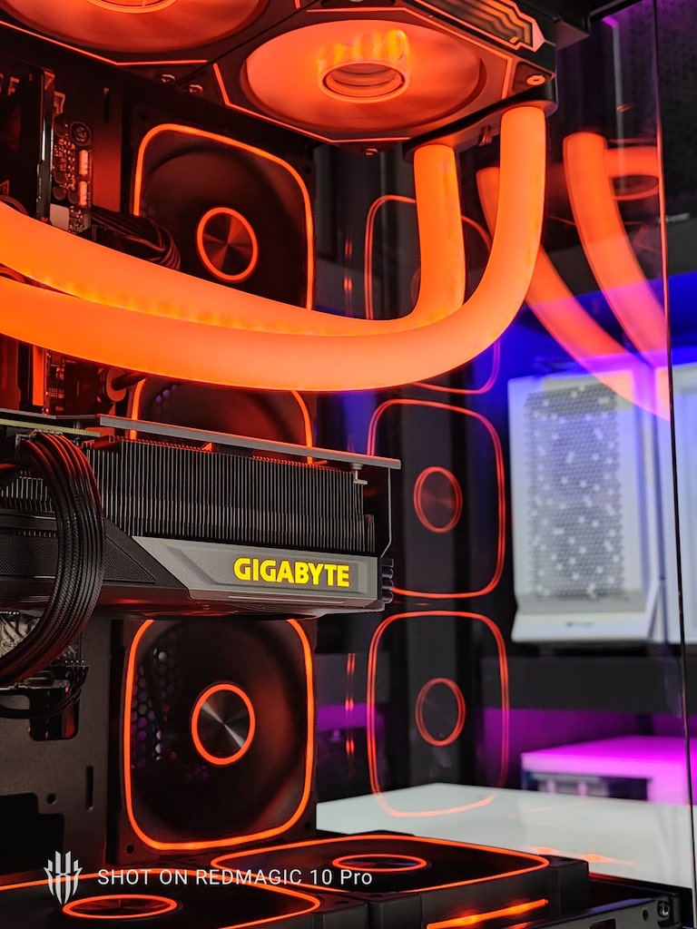 Ryzen 7 7800X3D - RTX 5060 8GB - 16GB RAM - 1TB M.2 SSD - 8