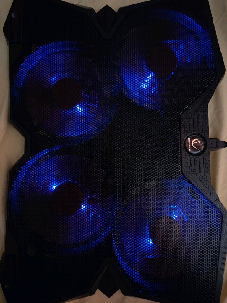 4 fanlı Led Rgb laptop soğutucu - 4