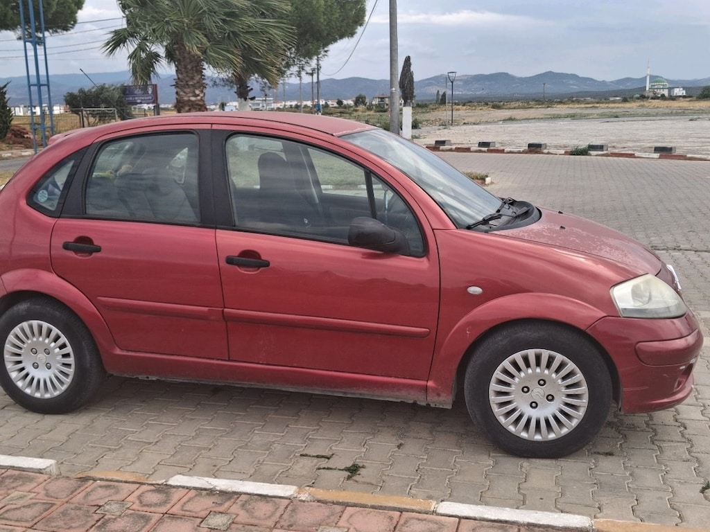 Kırmızı Citroen Araba - 9
