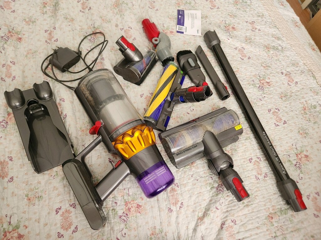 dyson v15 - 3