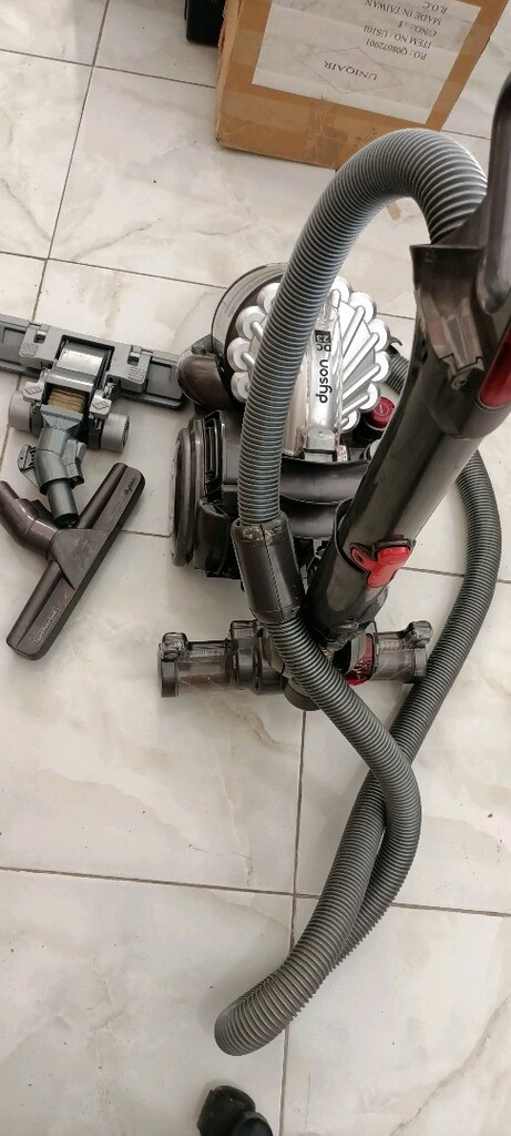 Dyson süpürge DC23 - 2