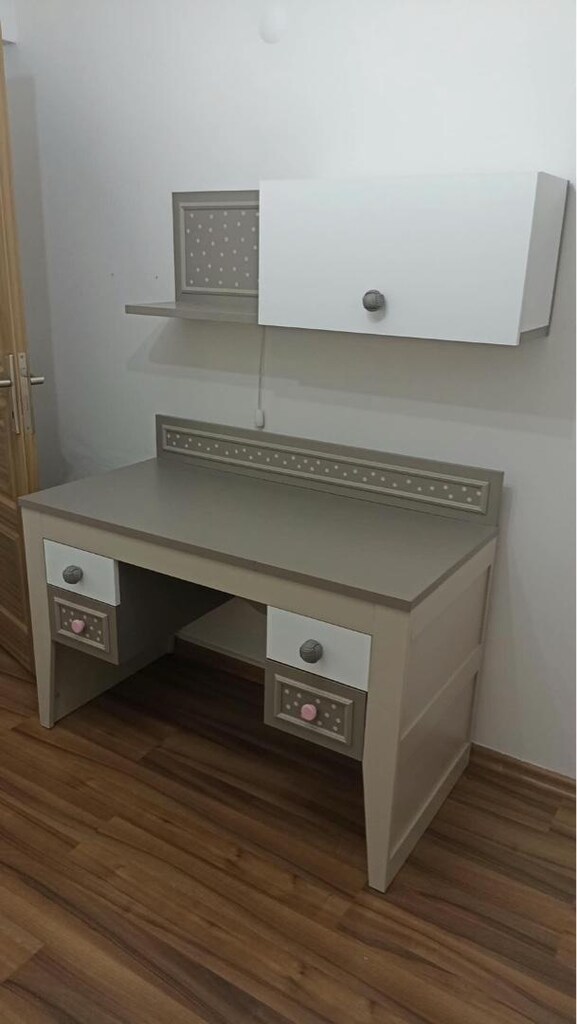 acil satılık KIZ ÇOCUK ÇALIŞMA MASASI - 3