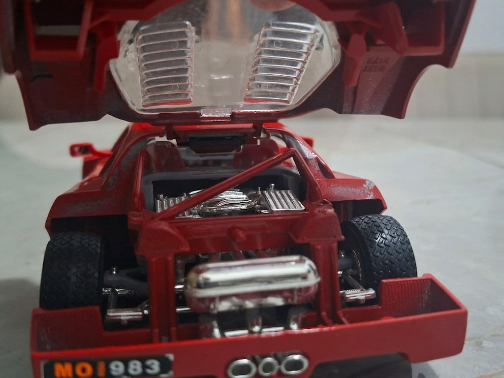 KIRMIZI FERRARİ F40 STANDSIZ KOLEKSİYONLUK - 5