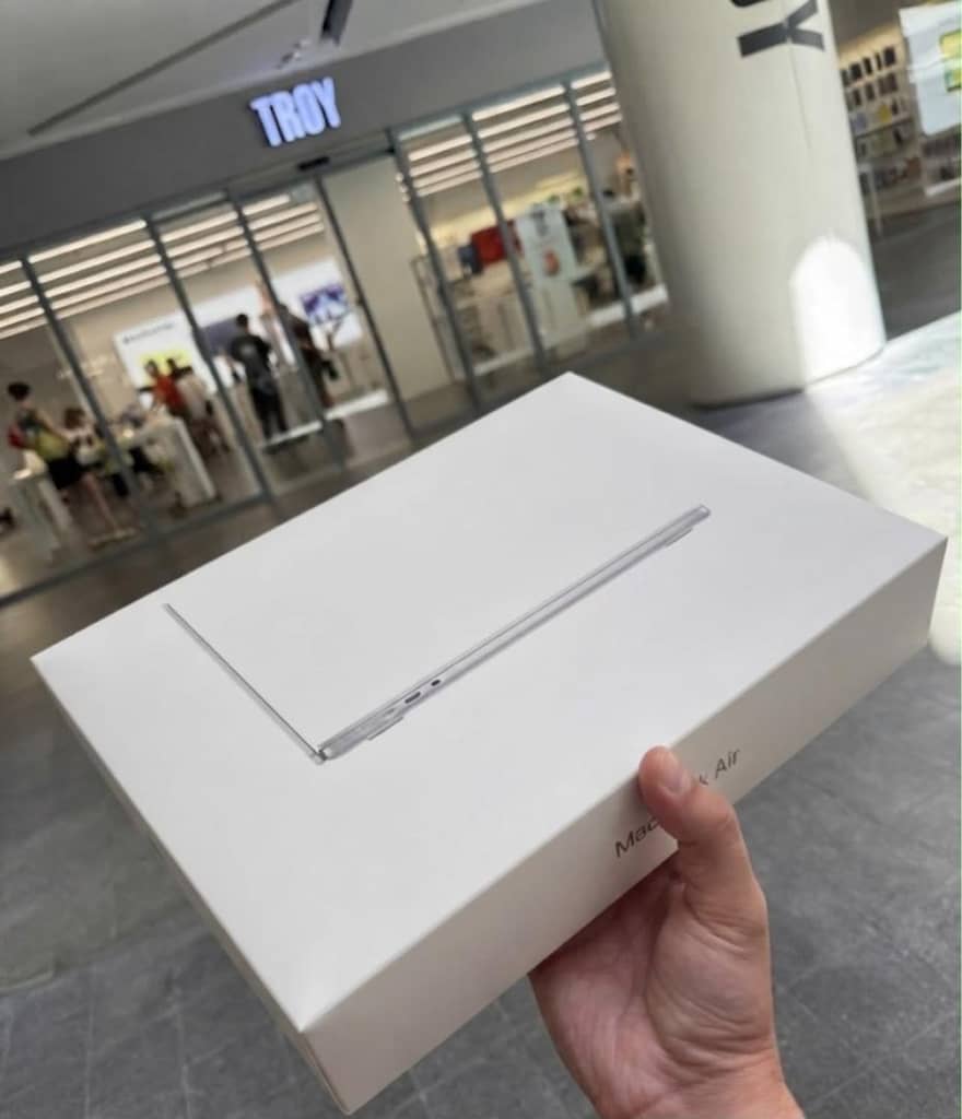 MACBOOK AİR M4 /24GB RAM 512SSD STARLIGHT SIFIR KAPALI KUTU - 3