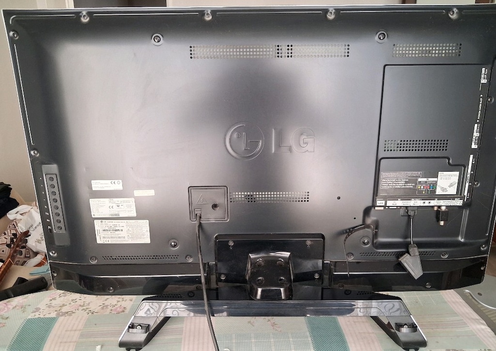Arızalı LG 42LM760S.(sağlam Kumanda,3D Gözlük,askı) - 7