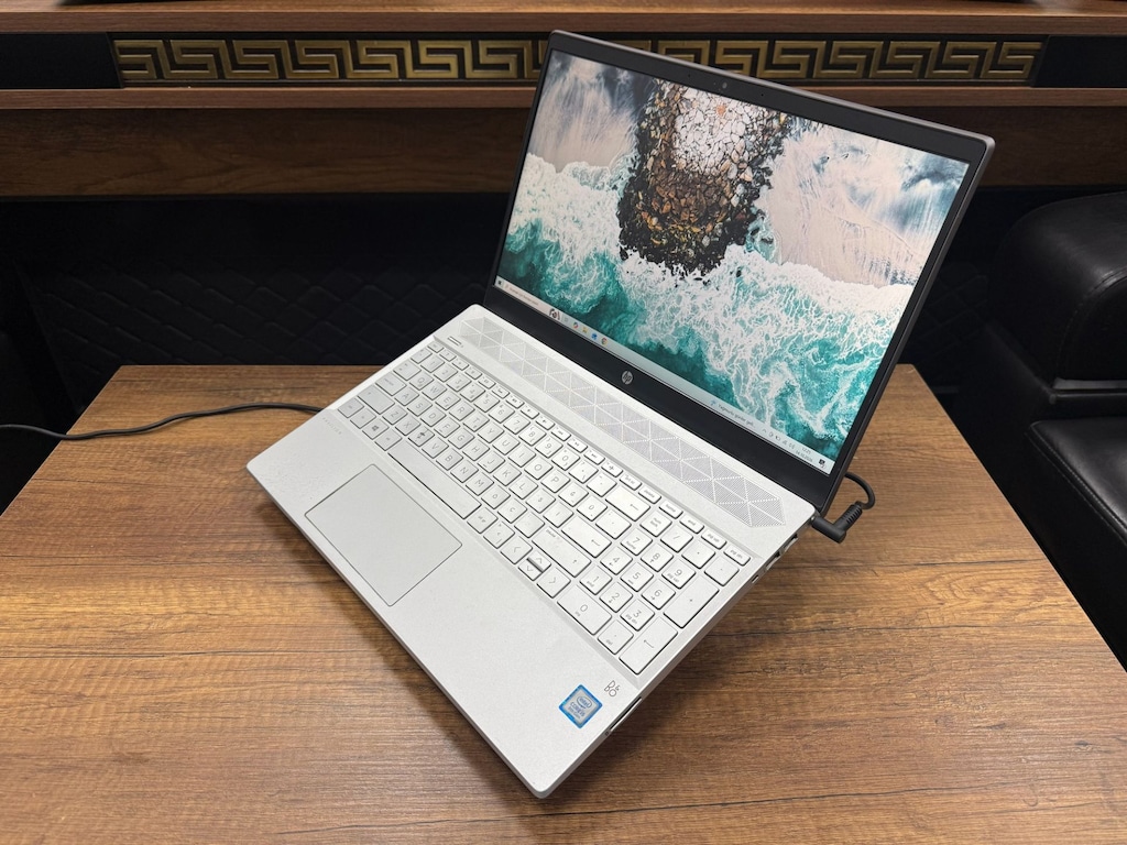 HP Pavilion 15 i5-8265U 8GB RAM 512GB SSD MX250 2GB 15.6" FHD Notebook - 3