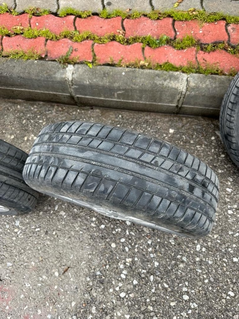 185/60/15 Renault Clio orijinal jant lastik takımı - 2