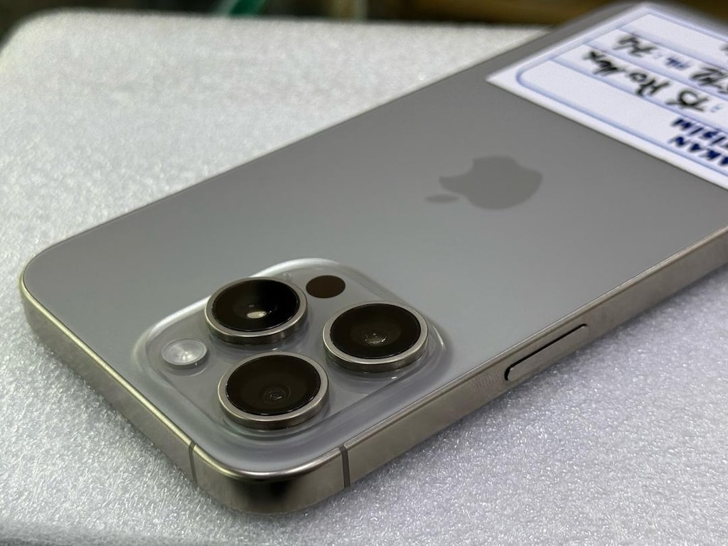6 AY GARANTİLİ İPHONE 15 PRO MAX 512GB - 6