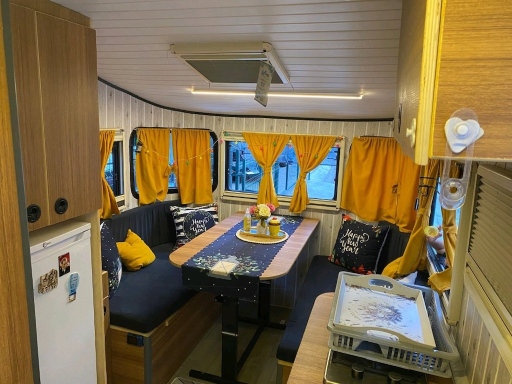 karavan - 10
