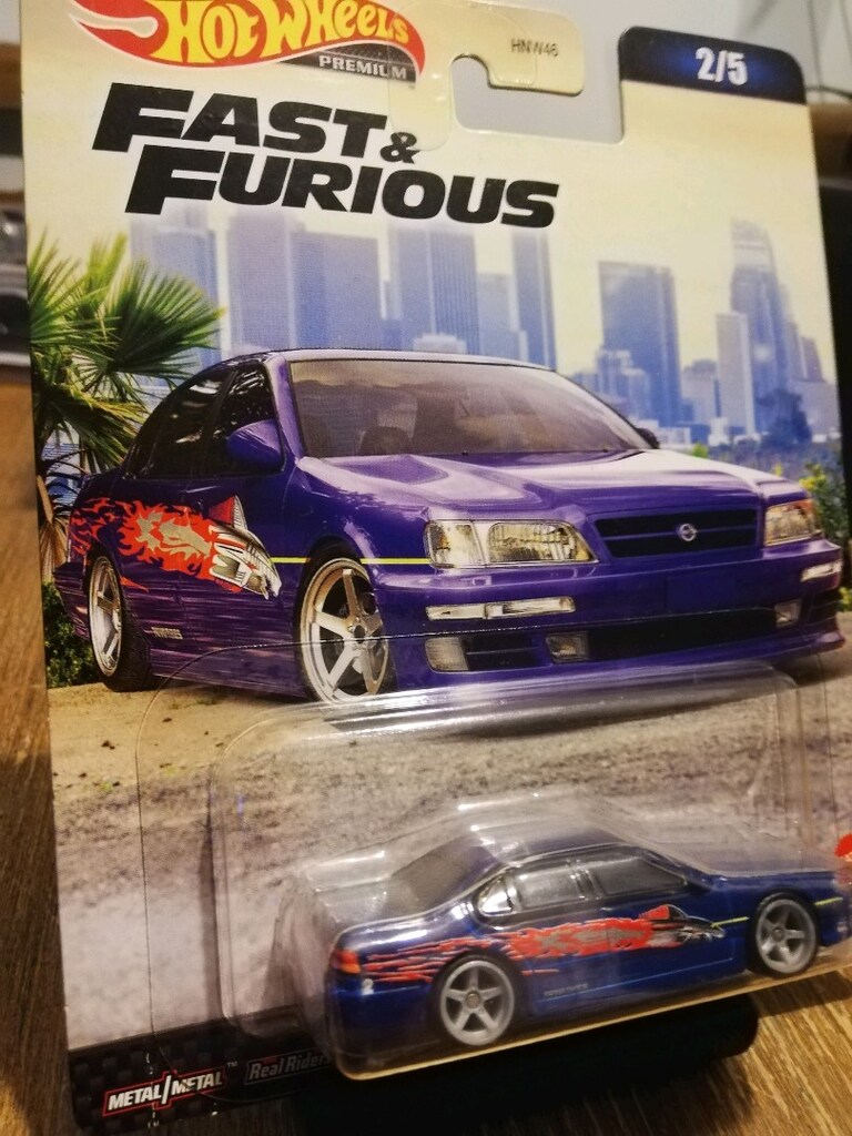 Hot Wheels Nissan Maxima - 4