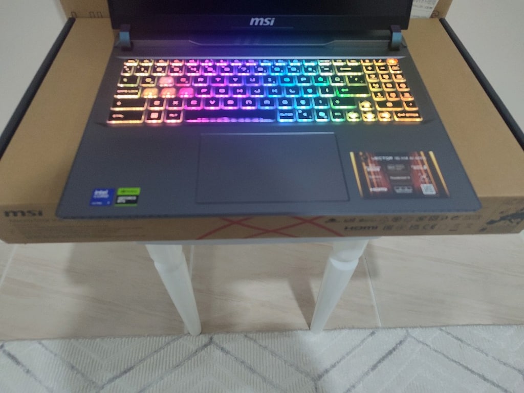MSI VECTOR 12GB RTX5070Tİ CORE ULTRA 7 255HX 16RAM 1TBSSD 16AY GARANTİ - 7