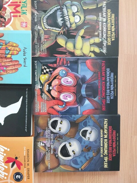 FAZBEAR KİTAPLARI YEPYENİ