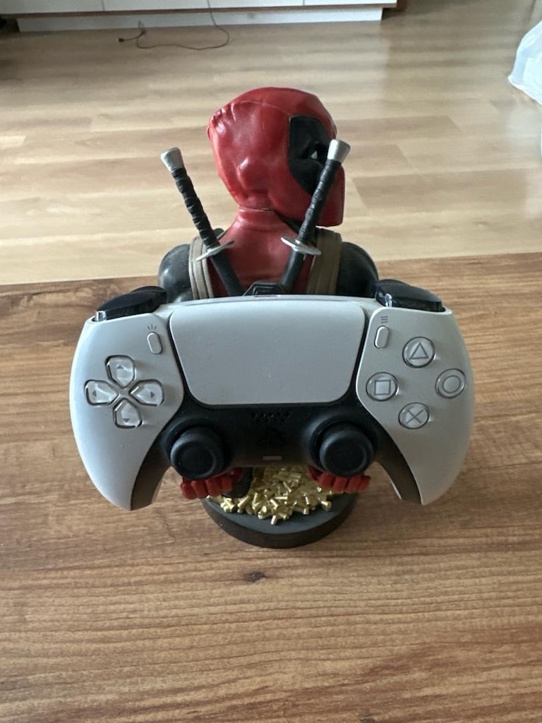 Deadpool PS5 Kol Tutucu - 3
