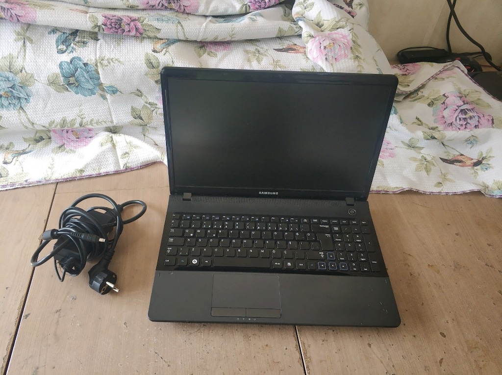 Samsung slım kasa 6 GB rem batarya sağlam temiz laptop - 5