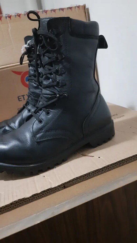 43 numara hakkı deri bot az kullanılmış saglam - 2