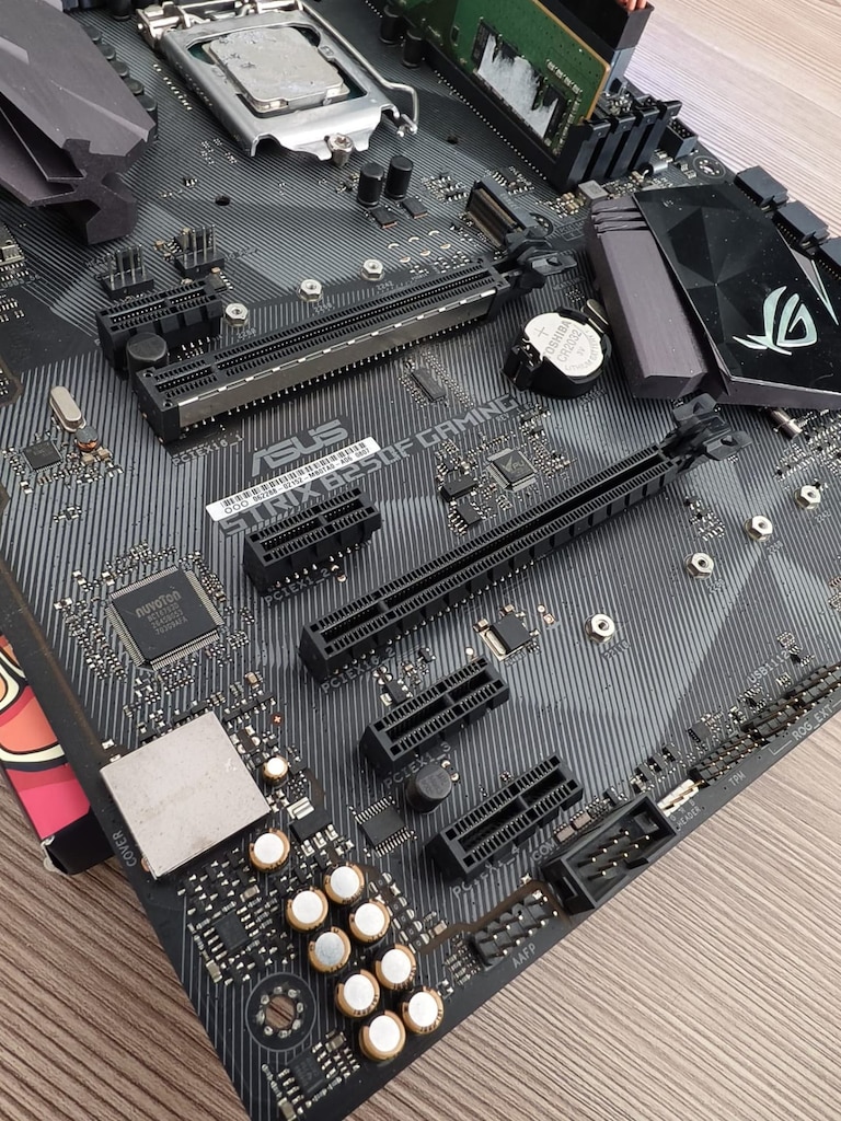 ASUS B250F GAMING - İ3 7100 - 8 GB DDR4 RAM - 6