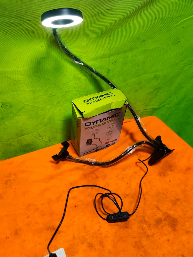 youtuber standı led ışıklı - 2