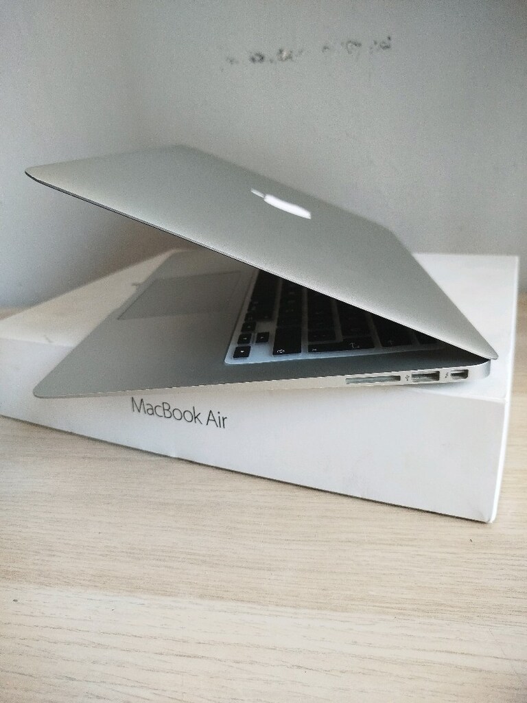 Apple MacBook Air 2015 - 3