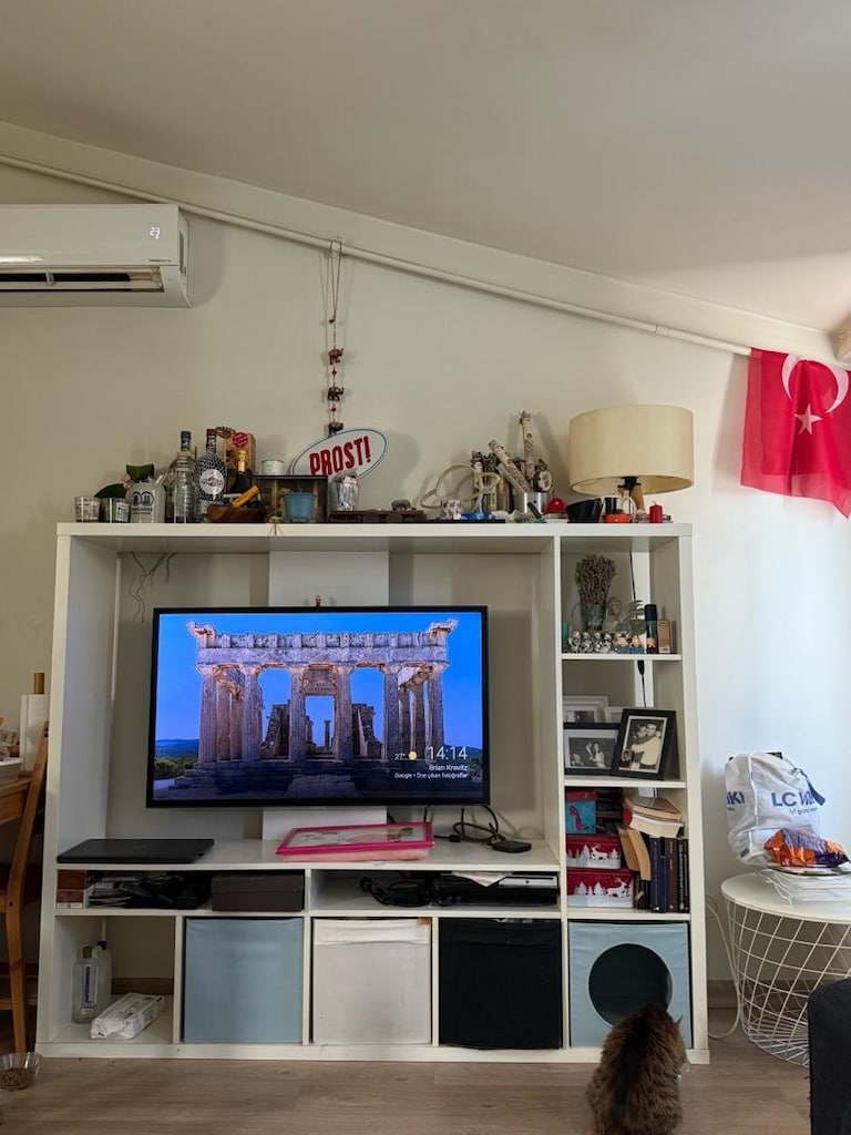 İkea TV Ünitesi - 2