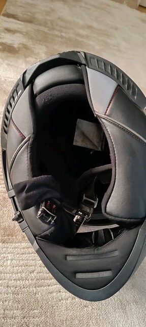 LS2 kask