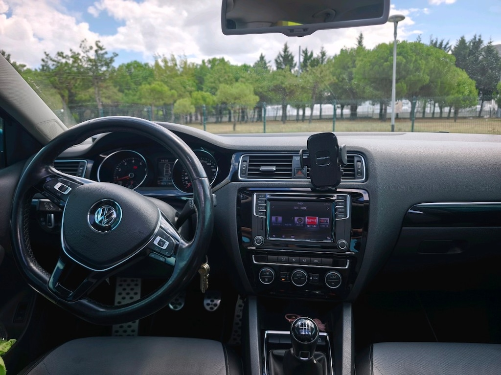 2016 Jetta full sunroof - 5