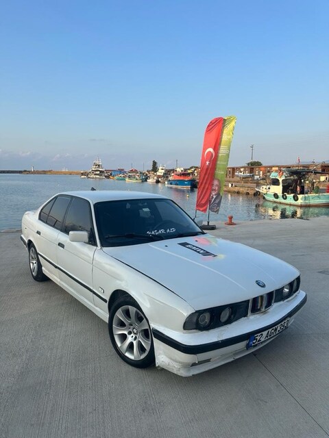 BMW 520I