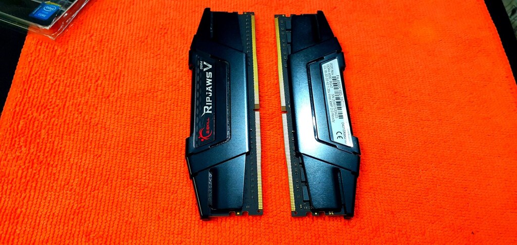 G.Skill Ripjaws V 4000MHz 16GB (2x8) CL18 F4-4000C18D-16GVK DDR4 Ram - 11