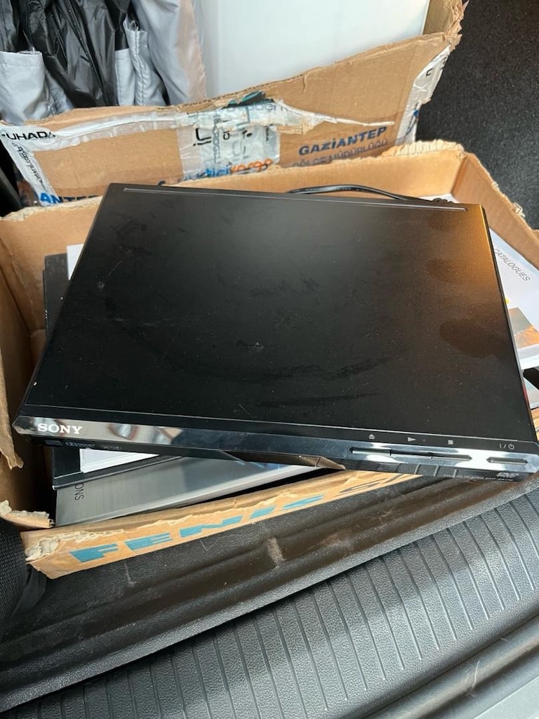 SONY DVD PLAYER - 5