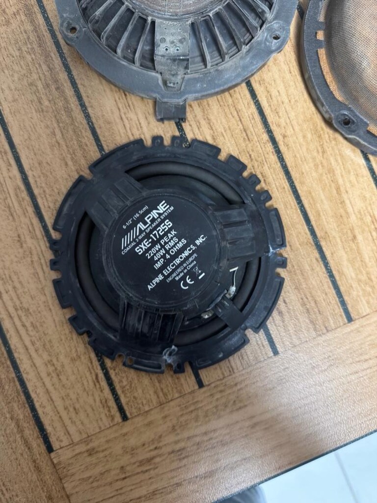 3 adet sağlam pejo ve diğer araçlara uygun sağlam ALPINE Apörle Ler - 3