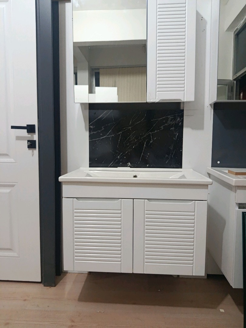 DUVARA ASMALI ULTRA BALON KAPAK BANYO DOLABI SETİ - 8