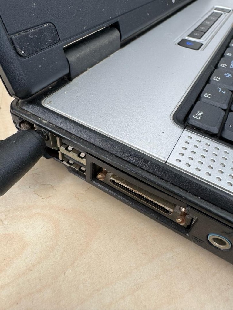Casper Laptop + Şarj Aleti (15.4 inç / Yedek Parça / Ekran Hasarlı) - 6