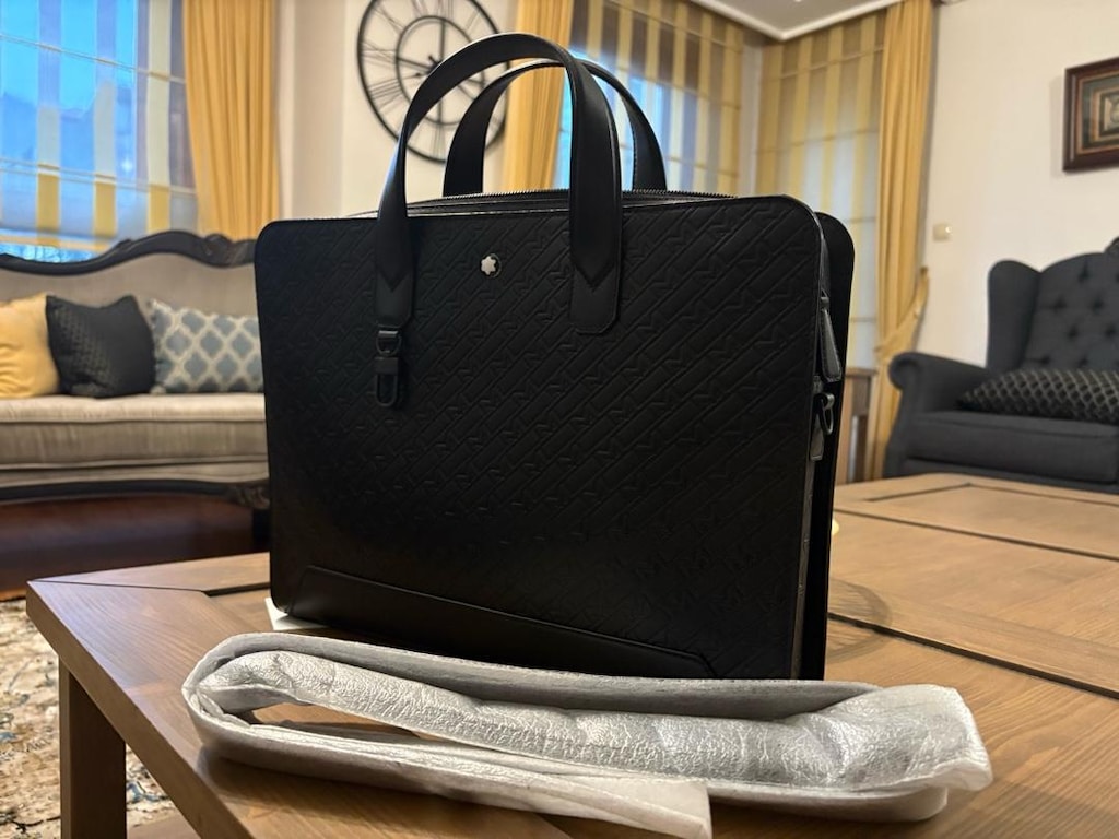 Montblanc M_Gram 4810 İnce Evrak Çantası – 131842