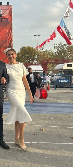 Beyaz elbise