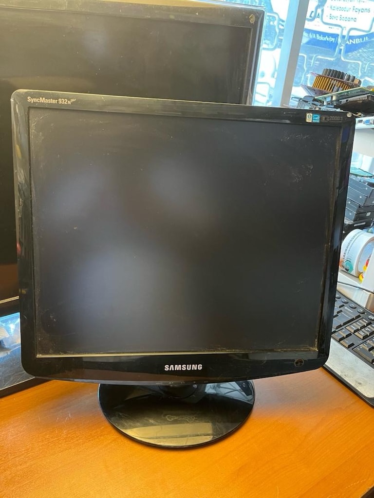 SAMSUNG MONITOR 19 inc - 2