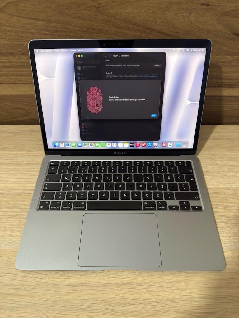 MacBook Air / M1 / 13 inç / 8 GB Ram / 512 GB Ssd - 4