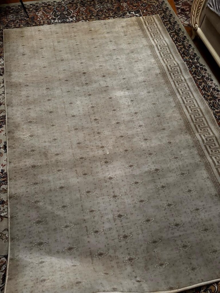 iki adet kaliteli halıların ölcüsü boy 2,30 en 1,30 öbürü 2metre 130 - 3