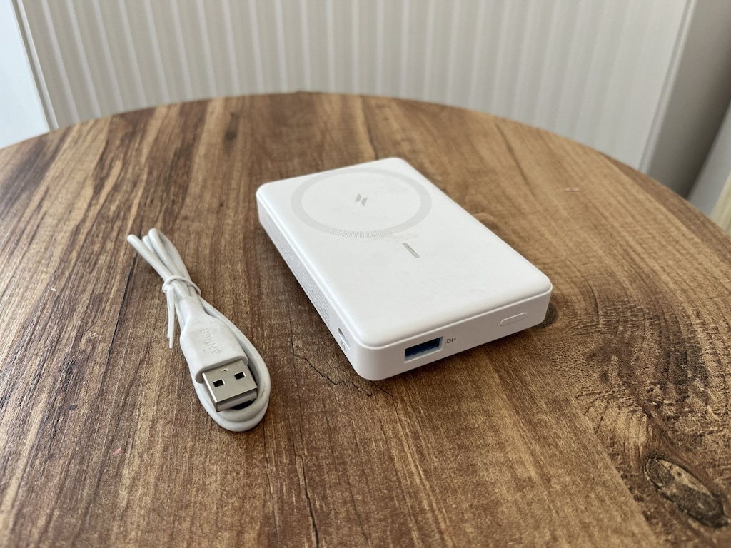 Sıfır ANKER POWERBANK 10.000 MAH MageSafeli Model - 4