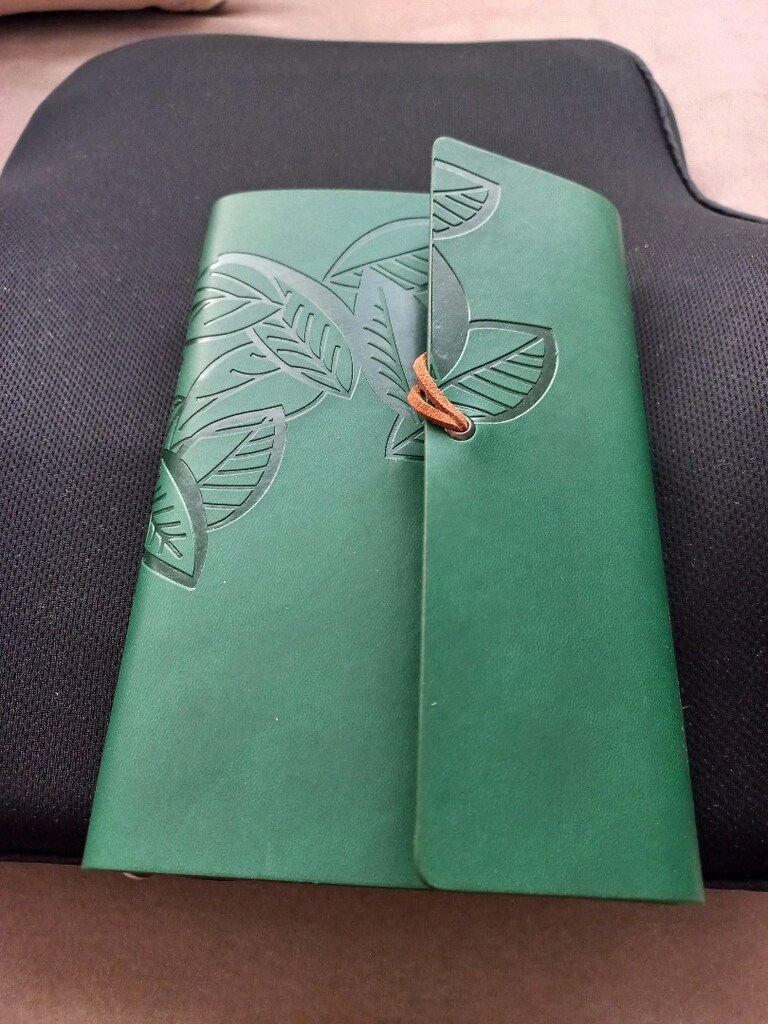Yeşil Deri Kapaklı Yaprak Desenli Defter - 2