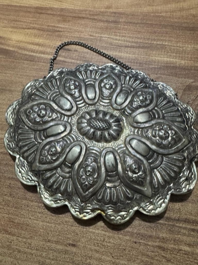 Eski Alman Gümüşü (Alpaka) Kabartma Duvar Aynası - 8
