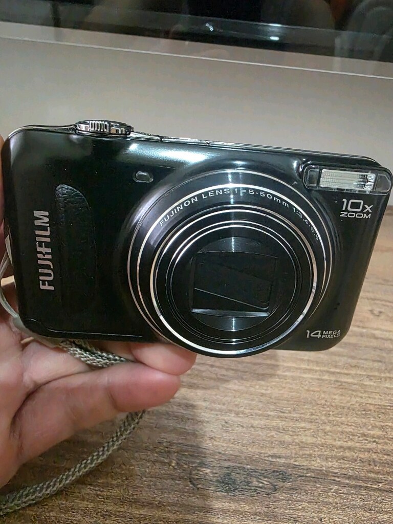 Fujifilm FinePix T200 - 12