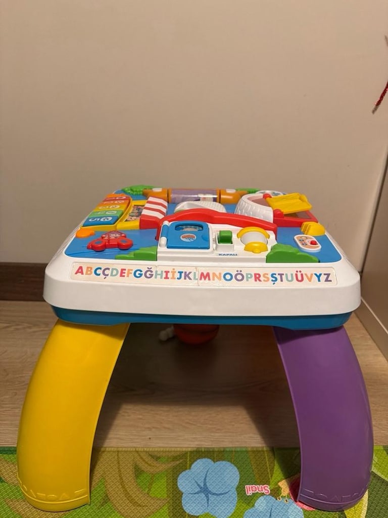 Fisher Price Eğitici Köpekciğin Aktivite Masası