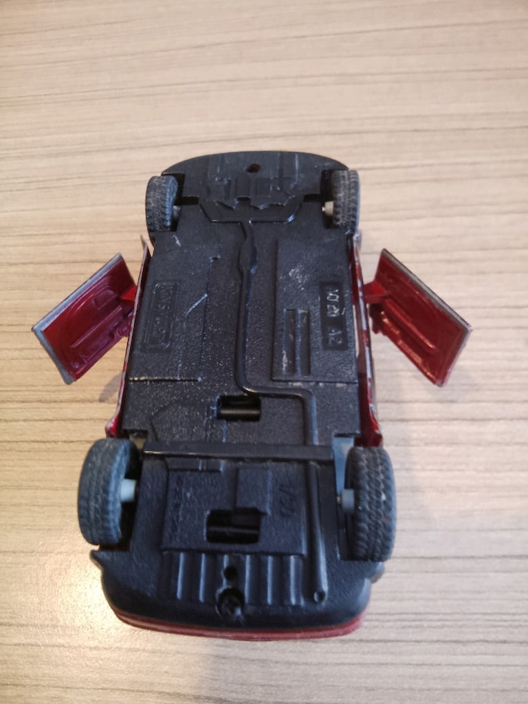 Kinsmart lisanslı Audi A2 marka metal Otomobil - 4